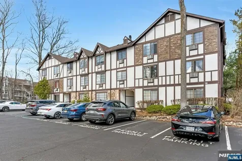 1419 Faulkner Court Mahwah NJ 07430