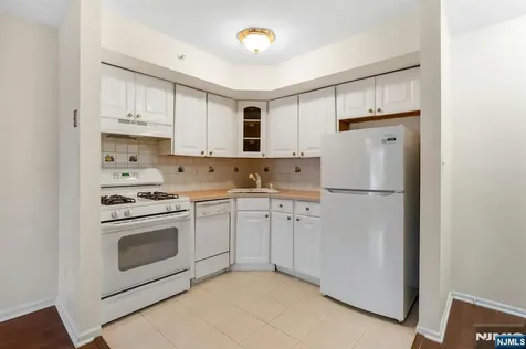 1419 Faulkner Court Mahwah NJ 07430