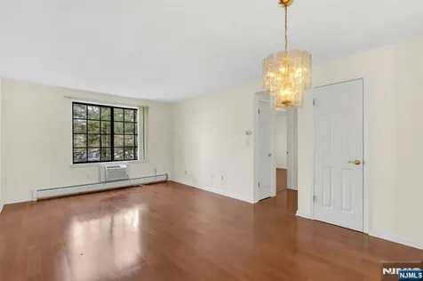 1419 Faulkner Court Mahwah NJ 07430