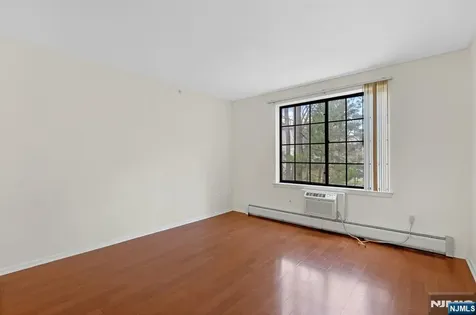 1419 Faulkner Court Mahwah NJ 07430
