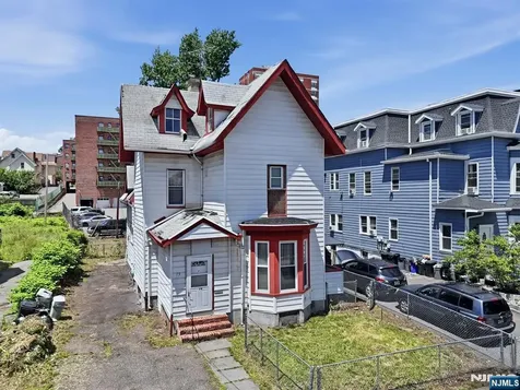 79 Cleveland Street Orange NJ 07050