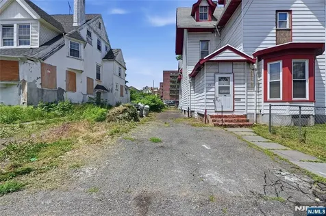 79 Cleveland Street Orange NJ 07050