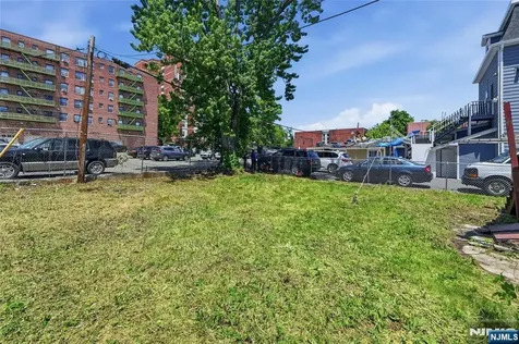 79 Cleveland Street Orange NJ 07050