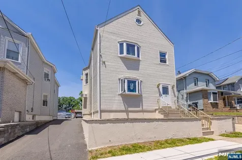 137 Uhland East Rutherford NJ 07073