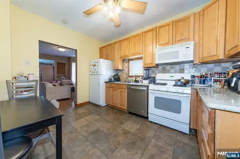 137 Uhland East Rutherford NJ 07073