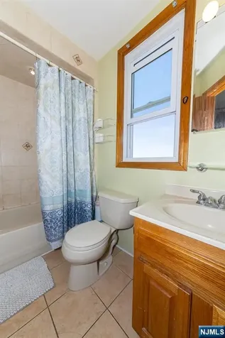 137 Uhland East Rutherford NJ 07073