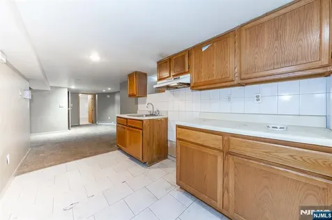 137 Uhland East Rutherford NJ 07073