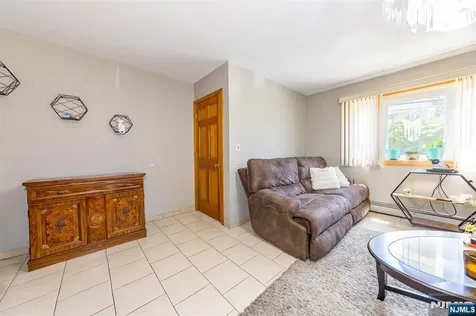 137 Uhland East Rutherford NJ 07073