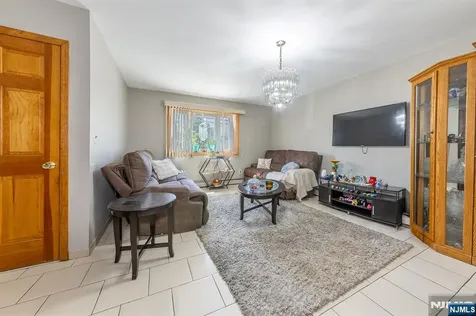137 Uhland East Rutherford NJ 07073