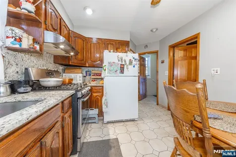 137 Uhland East Rutherford NJ 07073