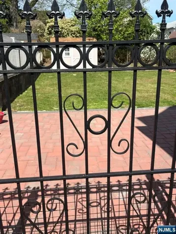 295 Pine Street Lyndhurst NJ 07071