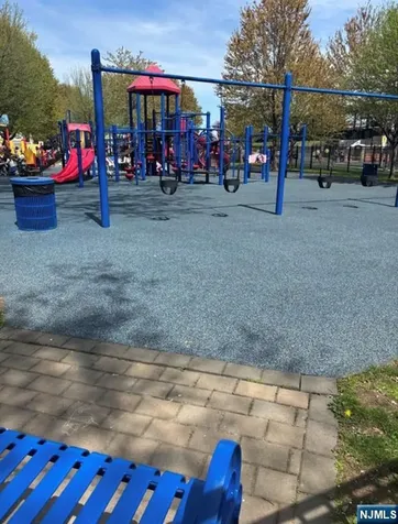 295 Pine Street Lyndhurst NJ 07071