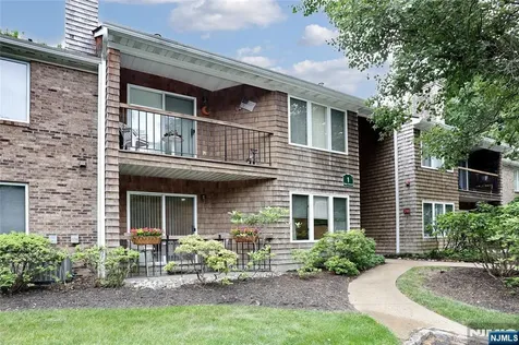 1 Tulip Crescent Little Falls NJ 07424