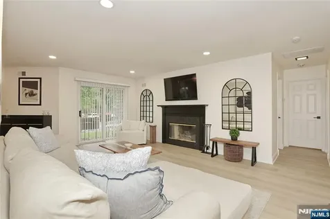 1 Tulip Crescent Little Falls NJ 07424