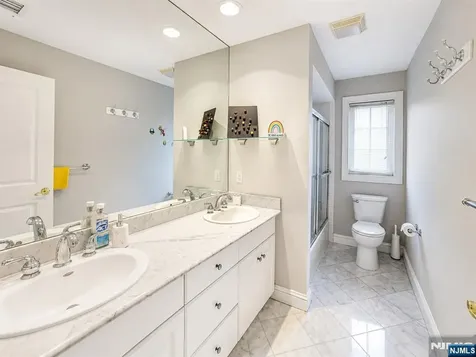 461B 5th Street Palisades Park NJ 07650