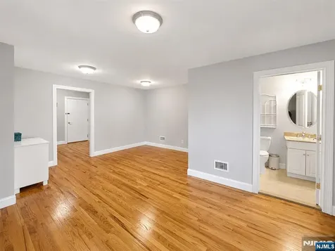461B 5th Street Palisades Park NJ 07650