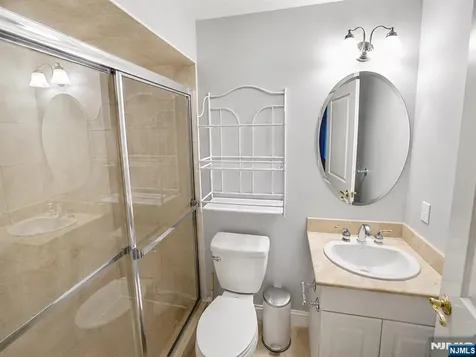 461B 5th Street Palisades Park NJ 07650