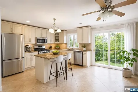 461B 5th Street Palisades Park NJ 07650