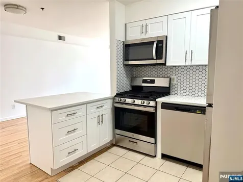 422 6th Street Union City NJ 07087