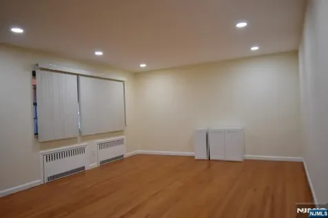 356 Slocum Way Fort Lee NJ 07024