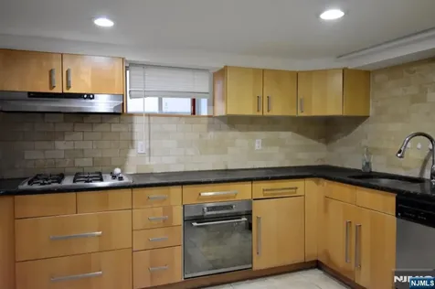 356 Slocum Way Fort Lee NJ 07024