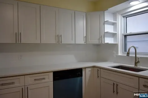 356 Slocum Way Fort Lee NJ 07024