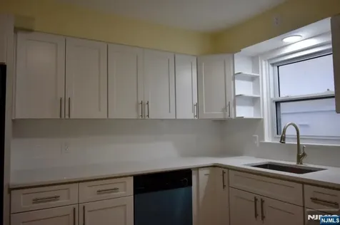 356 Slocum Way Fort Lee NJ 07024