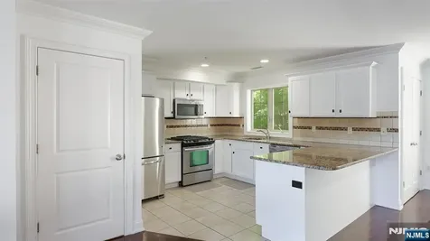 1625 Paterson Plank Road Secaucus NJ 07094
