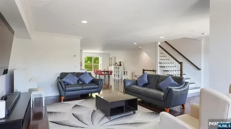 1625 Paterson Plank Road Secaucus NJ 07094
