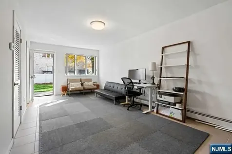 2480 6th Street Fort Lee NJ 07024