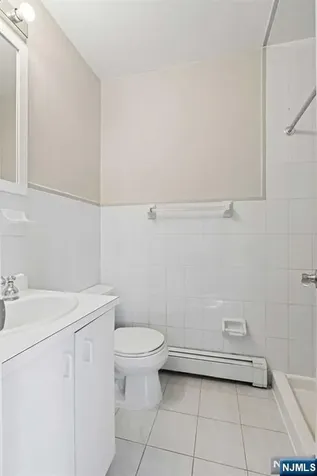 2480 6th Street Fort Lee NJ 07024