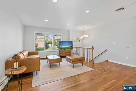 2480 6th Street Fort Lee NJ 07024