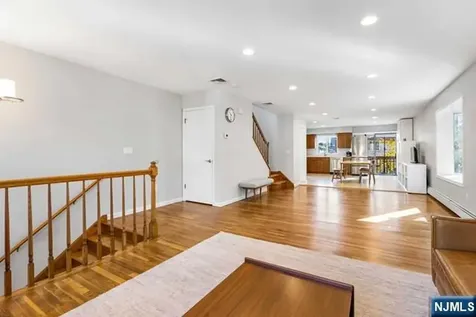 2480 6th Street Fort Lee NJ 07024