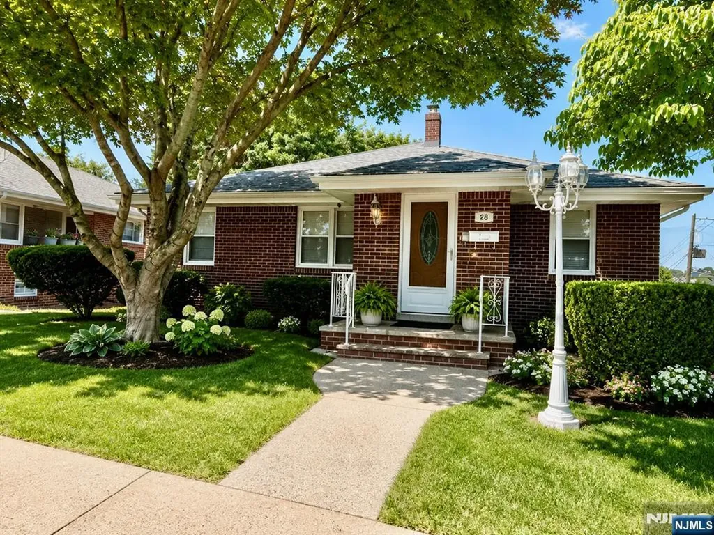 28 Burns Avenue Lodi NJ 07644