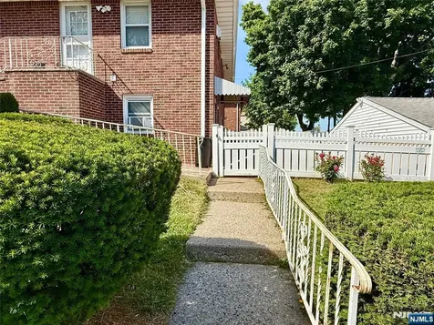 28 Burns Avenue Lodi NJ 07644