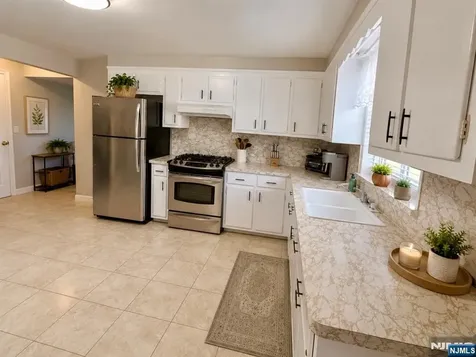 28 Burns Avenue Lodi NJ 07644