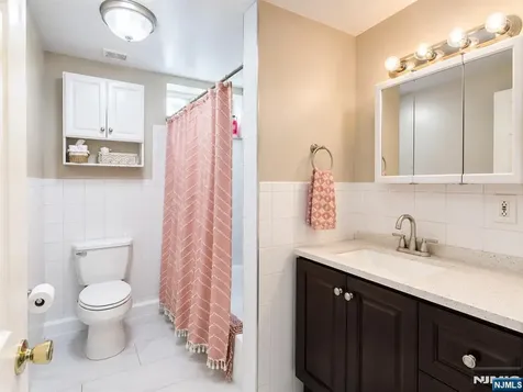 28 Burns Avenue Lodi NJ 07644