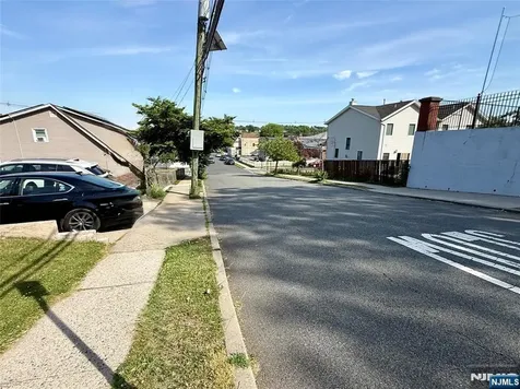 28 Burns Avenue Lodi NJ 07644