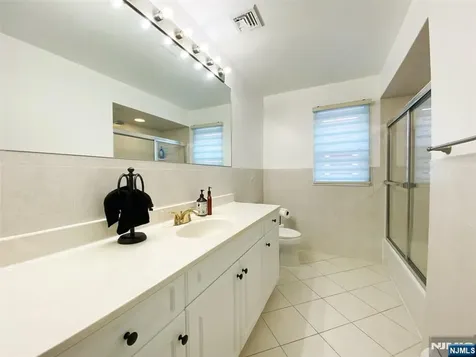 118B Temple Terrace Palisades Park NJ 07650
