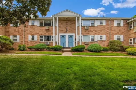 2-02 Virginia Drive Fair Lawn NJ 07410