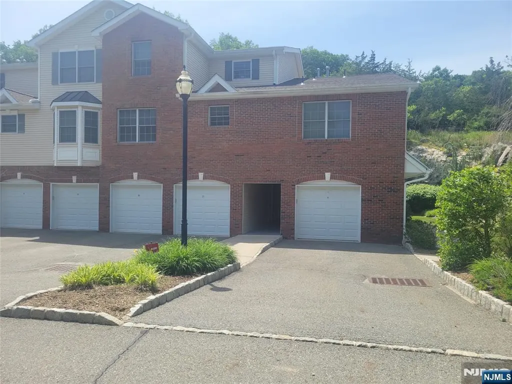 30 Federal Hill Road Pompton Lakes NJ 07442