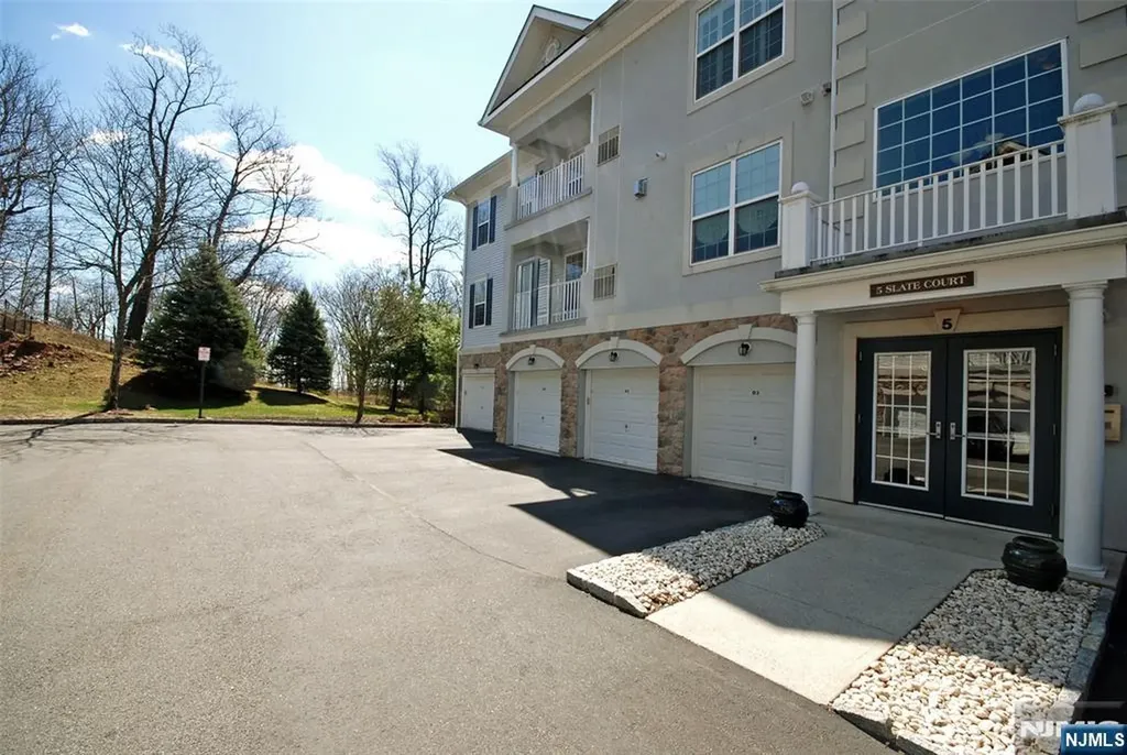 5 Slate Court Woodland Park NJ 07424