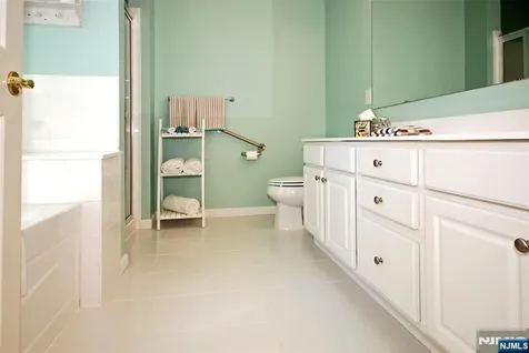 5 Slate Court Woodland Park NJ 07424