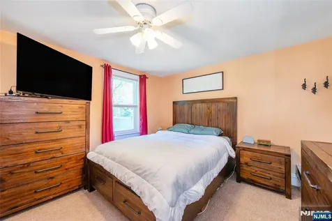 20 Yesler Way Hillsdale NJ 07642