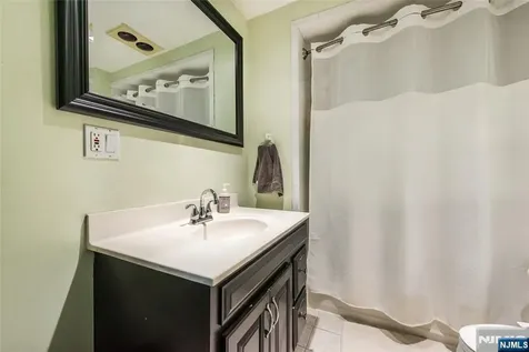 20 Yesler Way Hillsdale NJ 07642