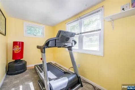 20 Yesler Way Hillsdale NJ 07642