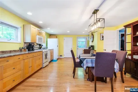 20 Yesler Way Hillsdale NJ 07642