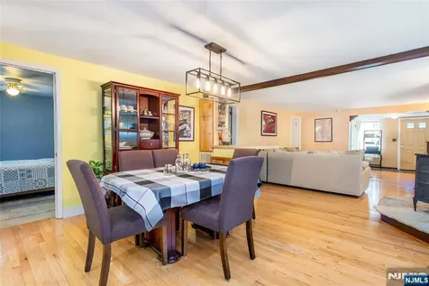 20 Yesler Way Hillsdale NJ 07642