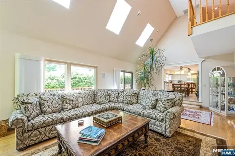 59 Deerfield Lane Upper Saddle River NJ 07458
