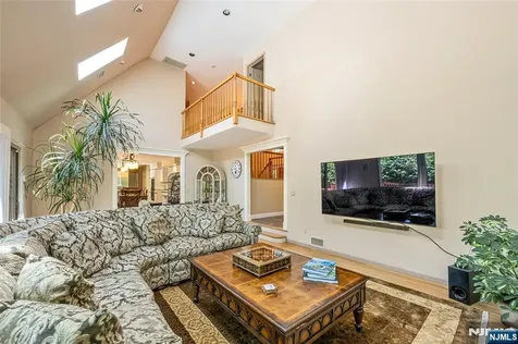 59 Deerfield Lane Upper Saddle River NJ 07458
